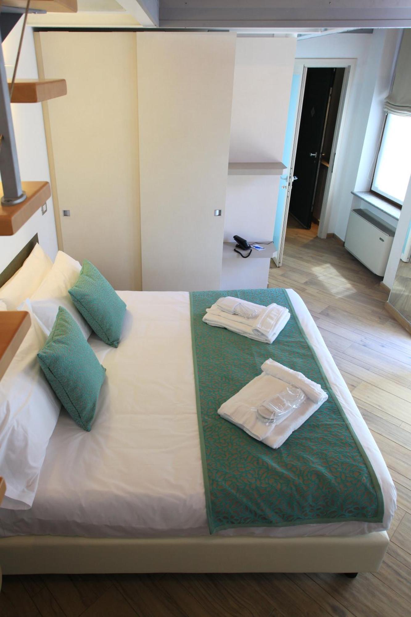 Hotel Ponti Angera Zewnętrze zdjęcie