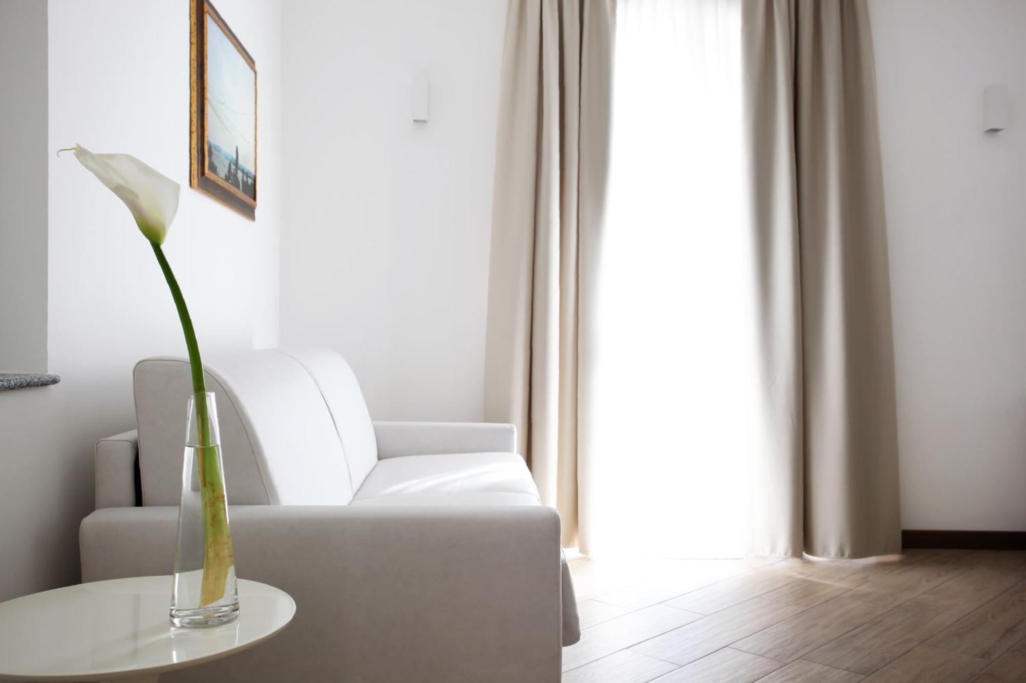 Hotel Ponti Angera Zewnętrze zdjęcie